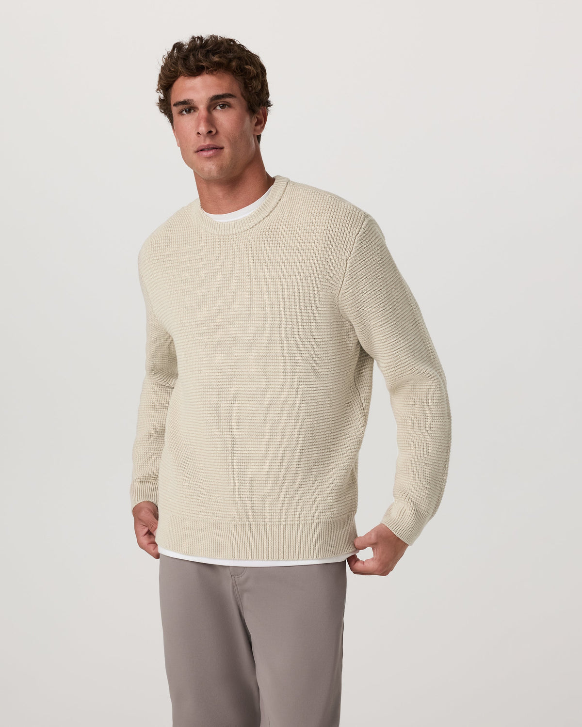 V2034SHR_FA25_M_ECOMM_LAYERS_FRONT_2.jpg