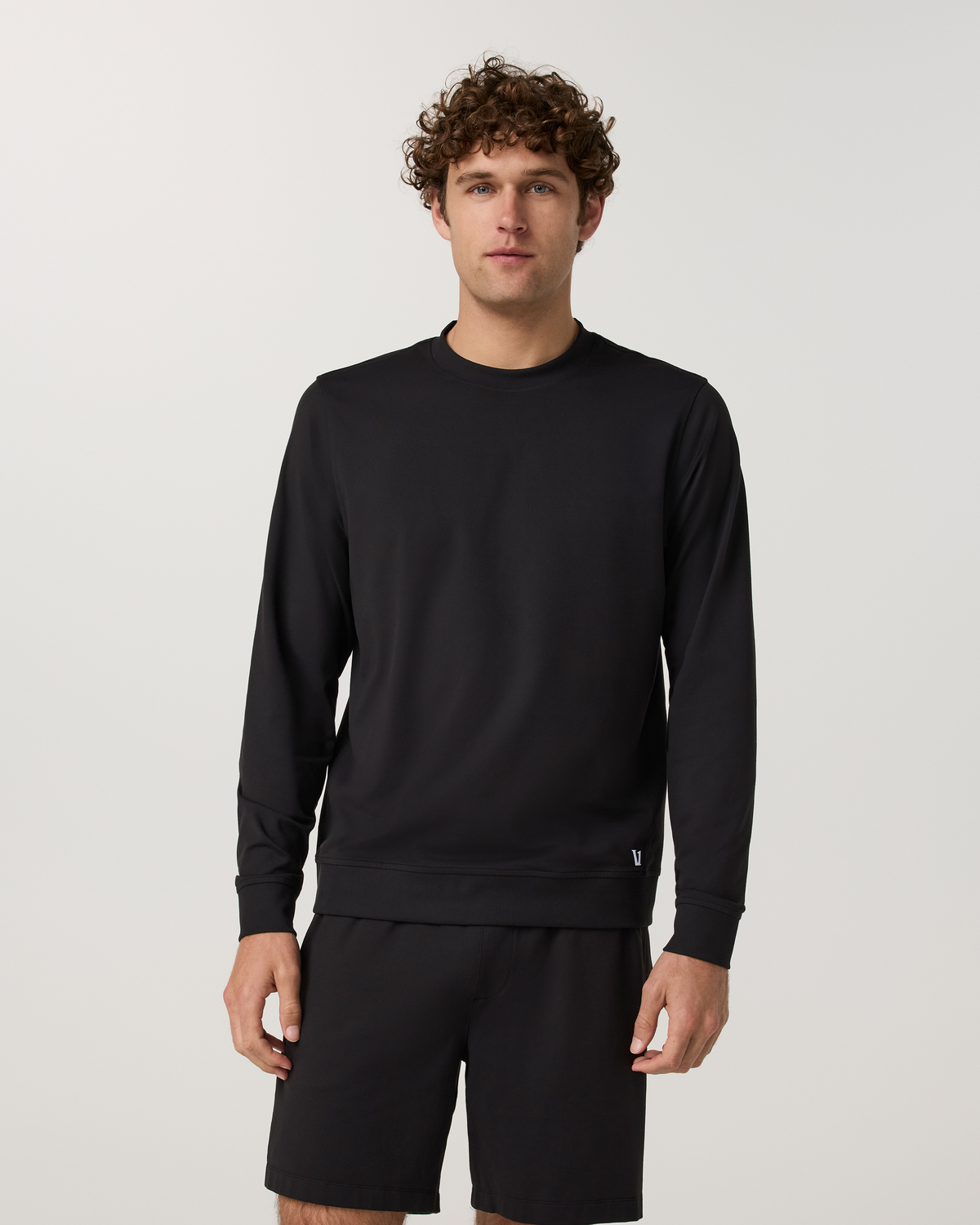 V2119BLK_FA26_M_LAYERS_FRONT_2.jpg