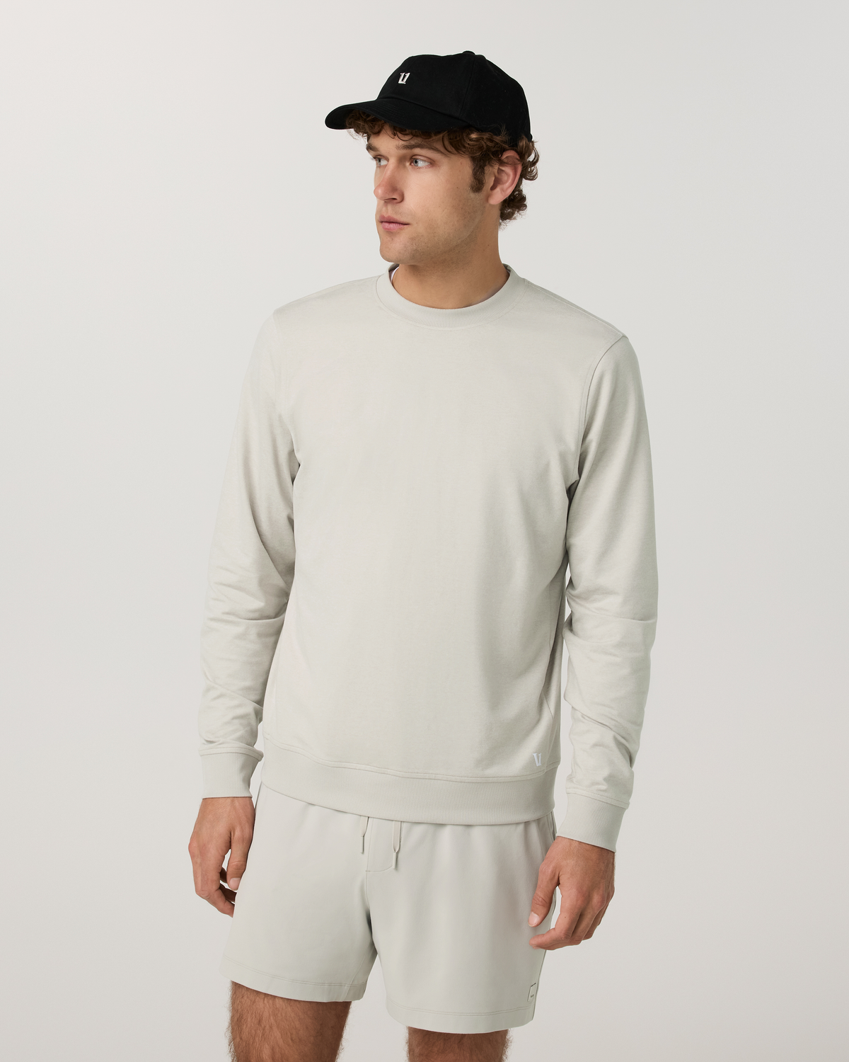 V2119HUE_FA26_M_LAYERS_FRONT_2.jpg