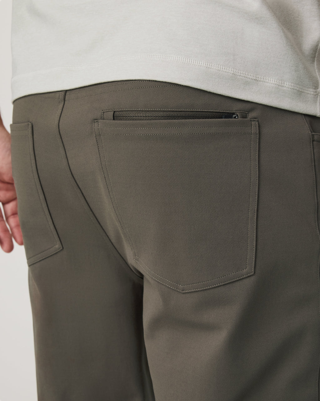 Vuori Meta™ Twill Pant Classic Fit 32" | Root