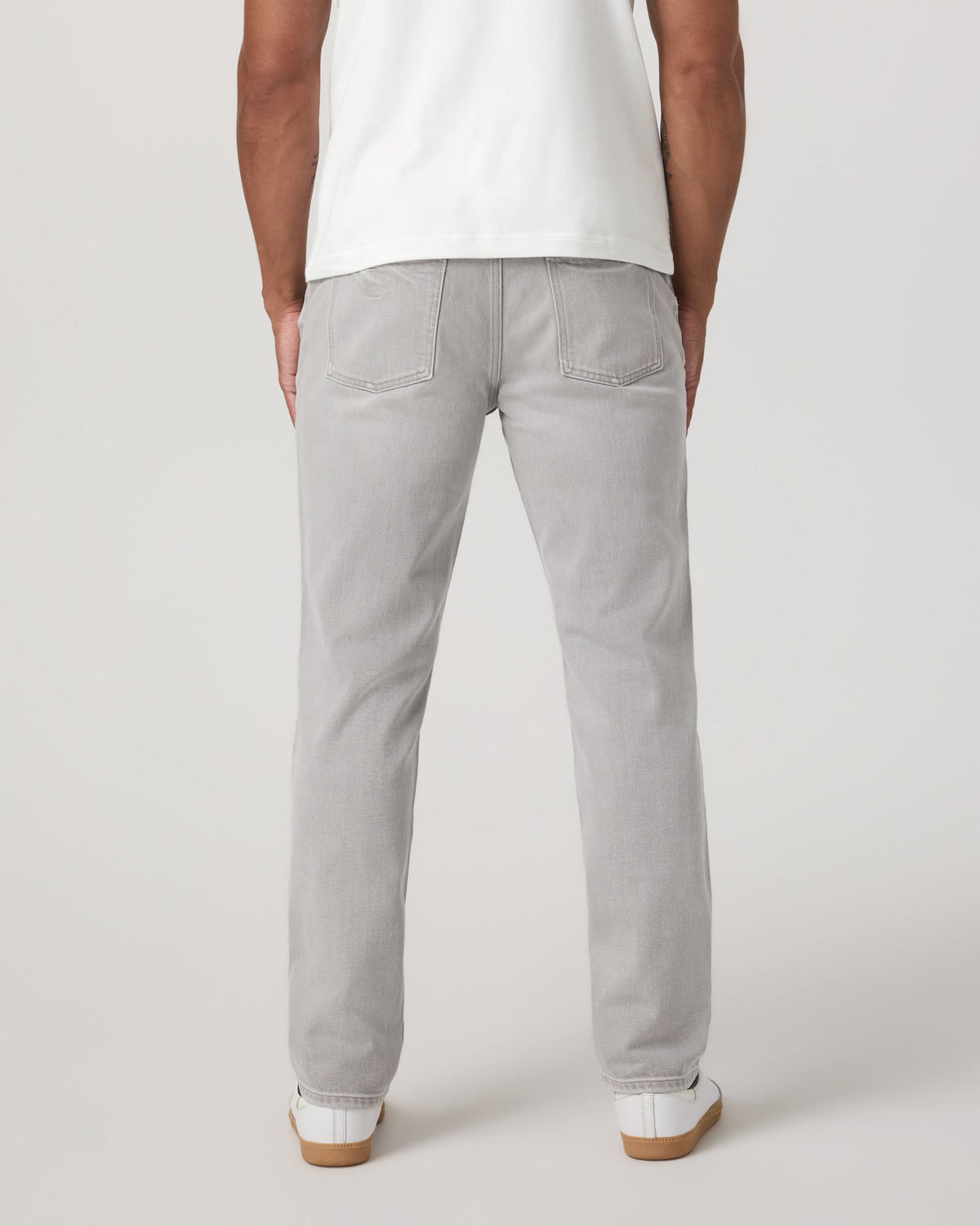 Vuori Vintage Jean Classic Fit 30" | MoonWash Denim