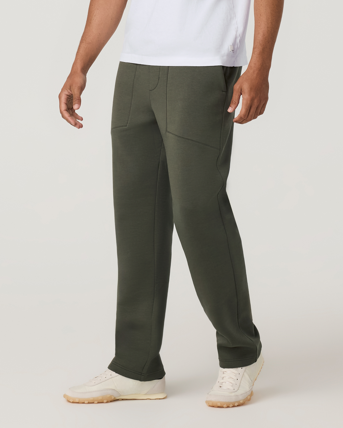 V4092ARM_FA26_M_BOTTOMS_SIDE_3.jpg