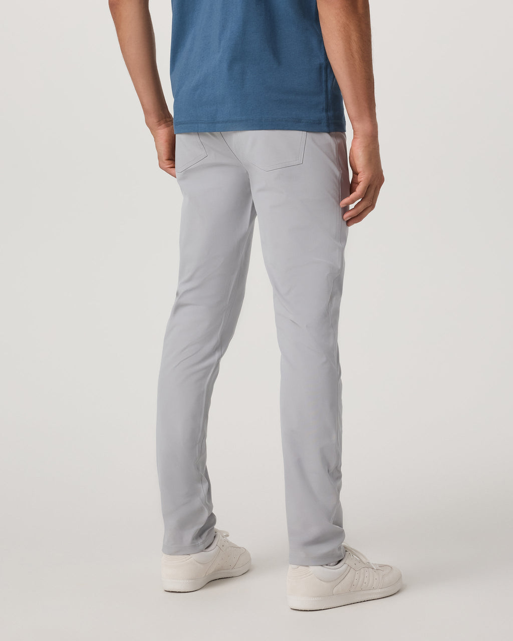 Vuori Meta™ Pant Athletic Slim Fit 34" | Sea Fog