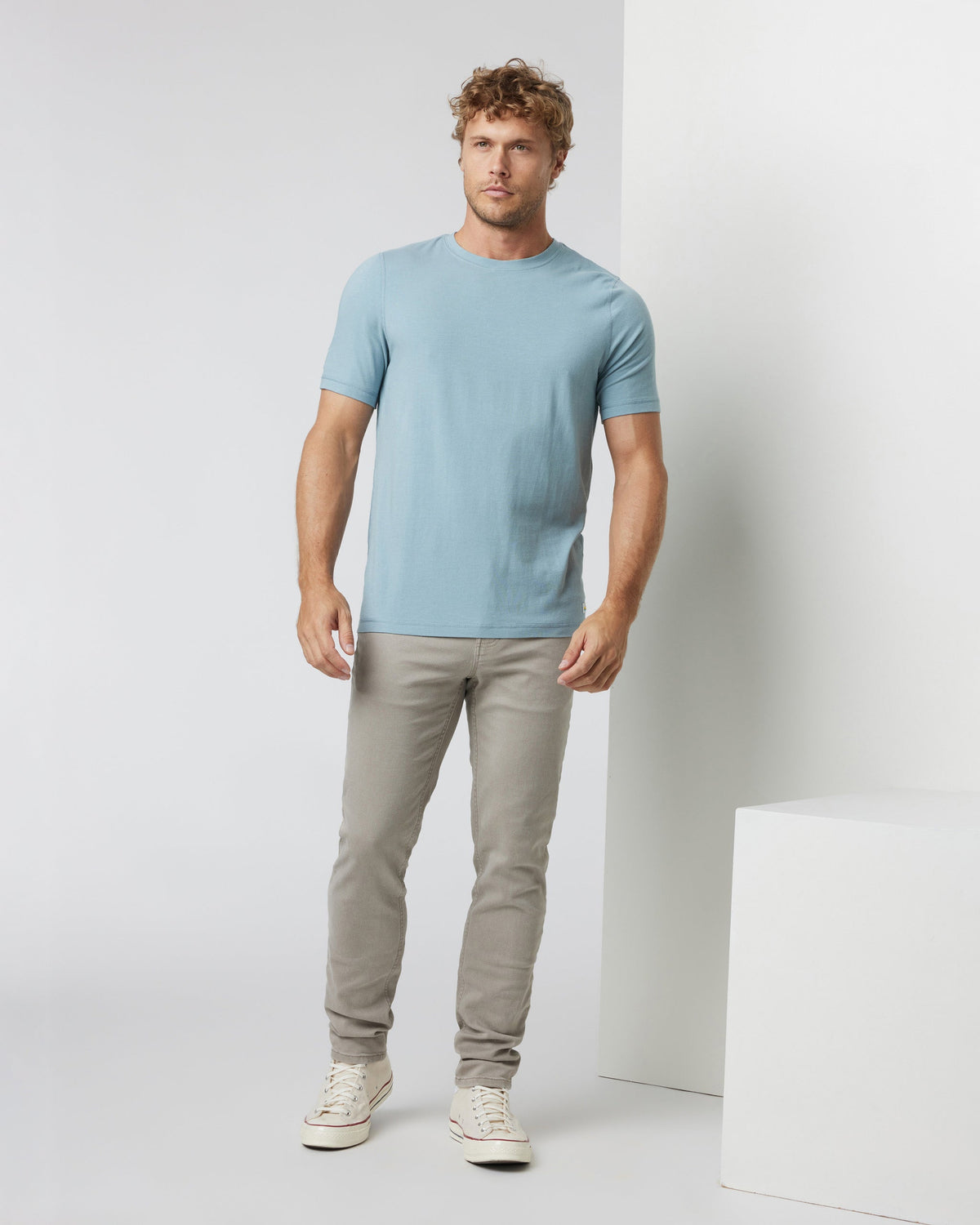 V468TAU_SP24_M_ECOMM_BOTTOMS_FULL_5.jpg