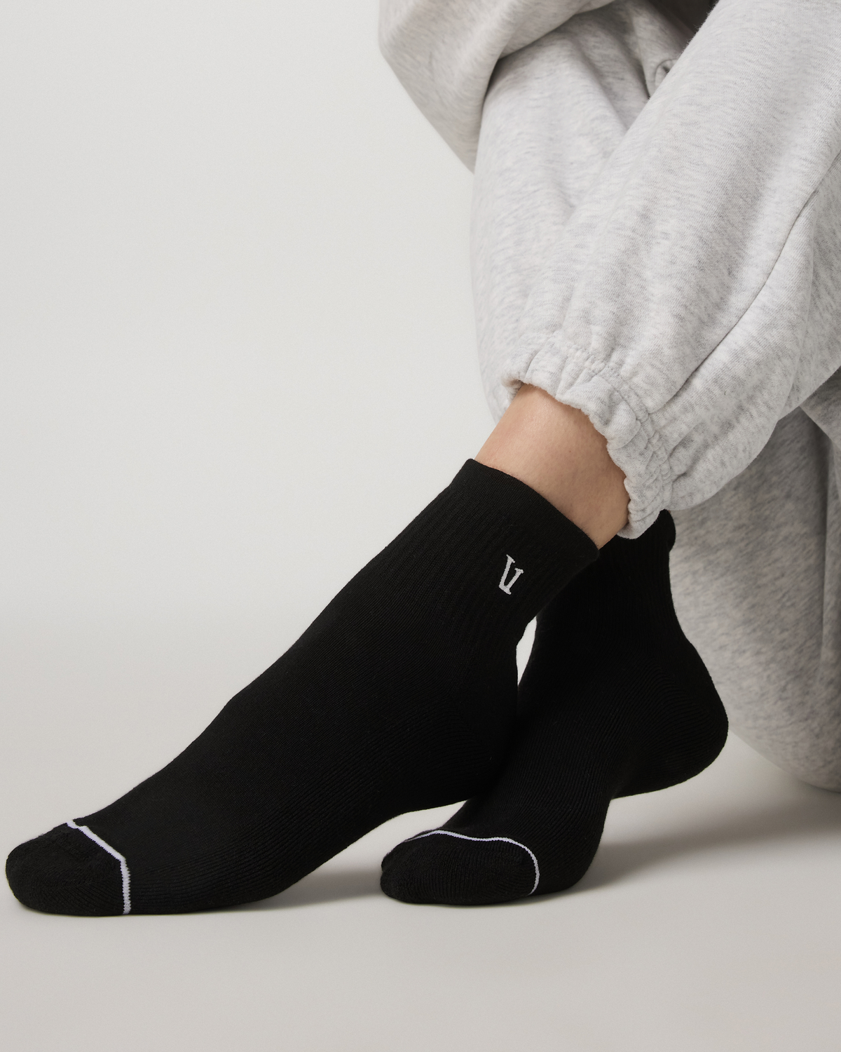 V8206LKB_SP26_UNISEX_SOCKS_FRONT_1.jpg
