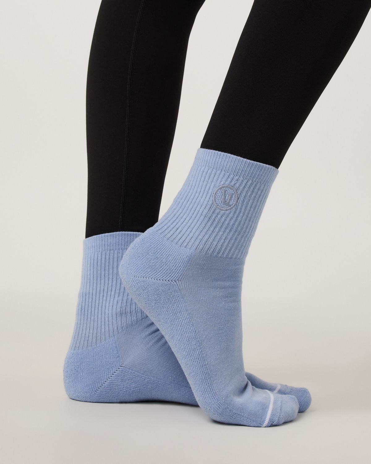 V8208LSC_FA26_UNISEX_SOCKS_BACK_4.jpg
