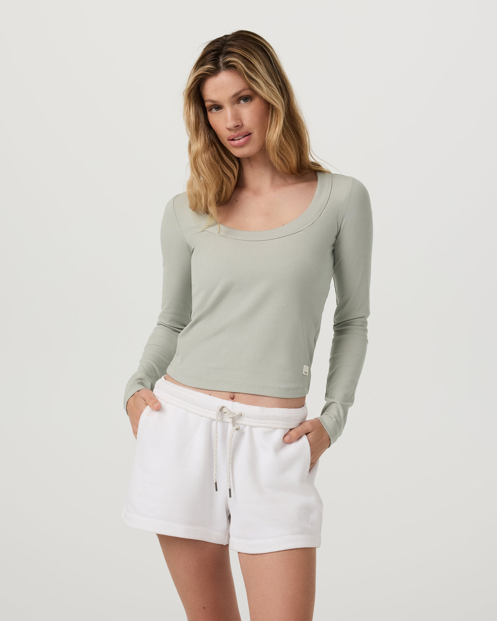 Long Sleeve Pose Scoop Tee | Talc