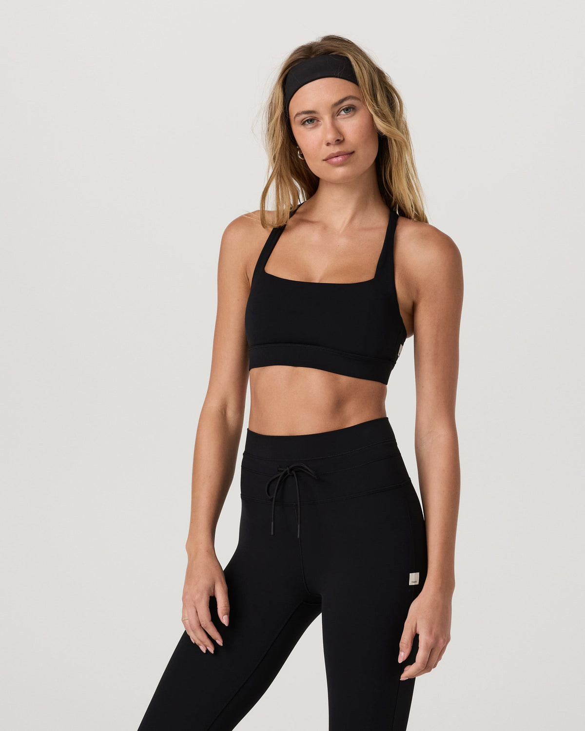VW1370BLK_FA25_W_ECOMM_BRAS_FRONT_2.jpg