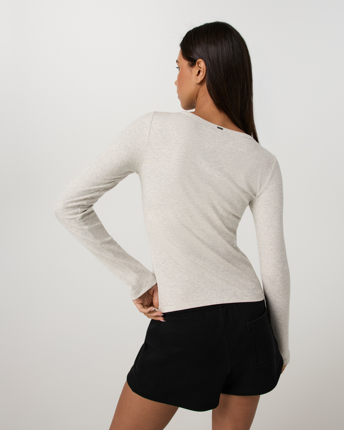 Long Sleeve Pose Subtle Scoop | White Heather Grey