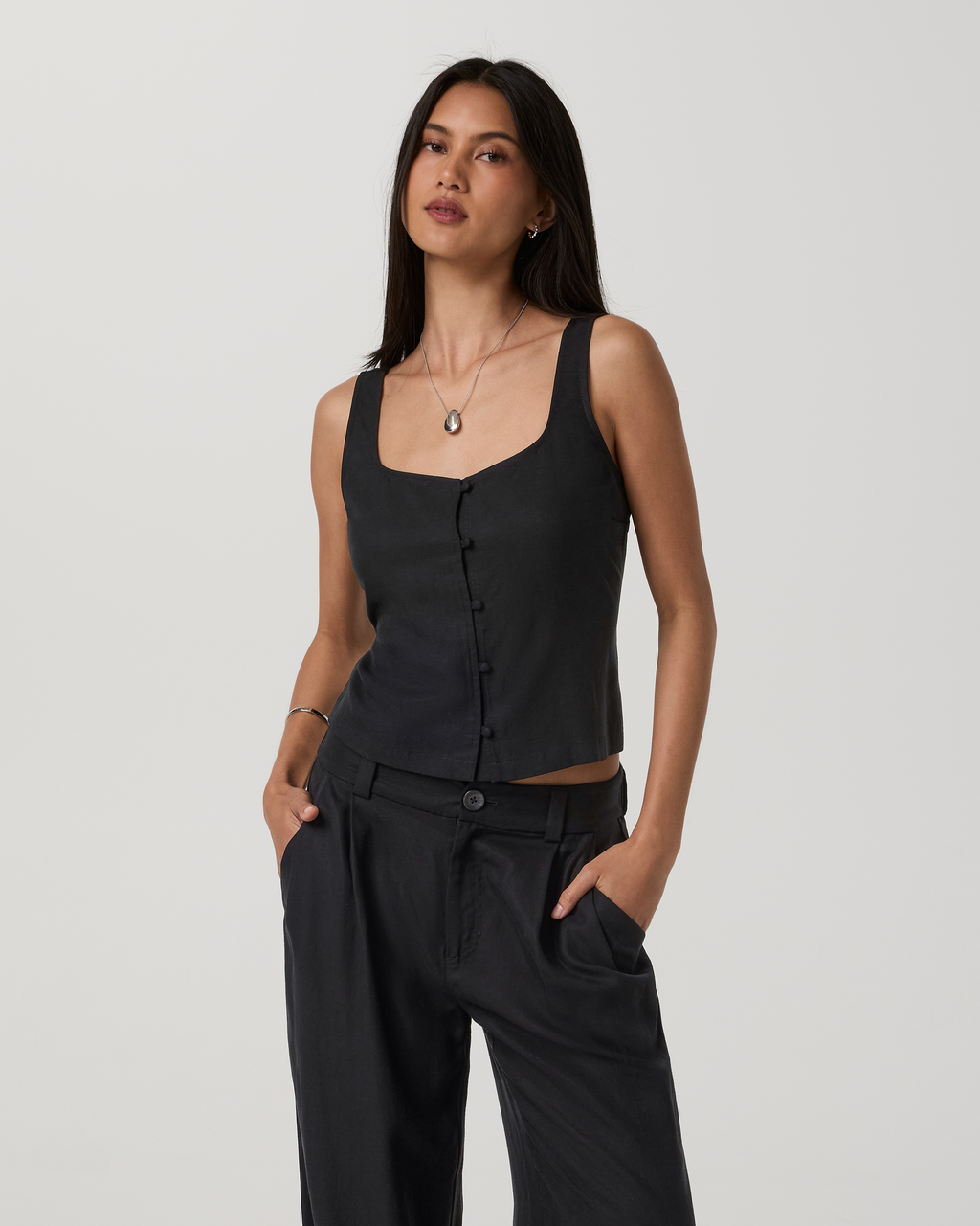 Trestles Twill Button Front Top | Black