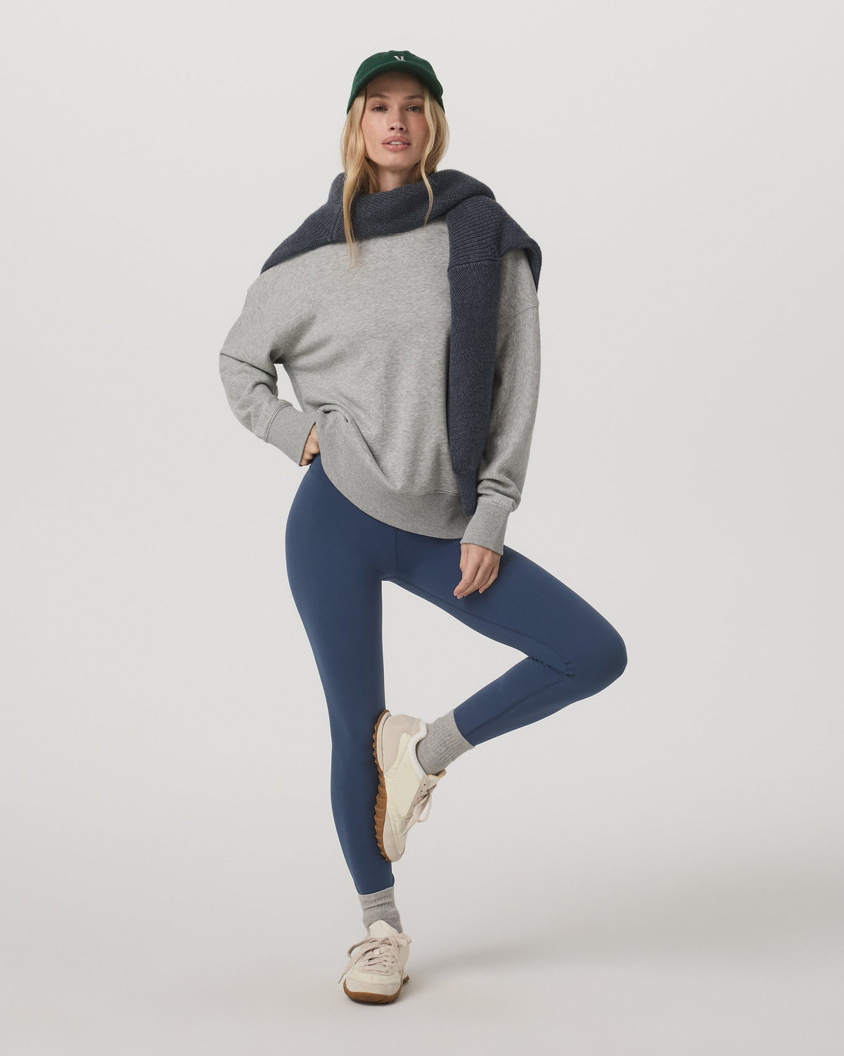 Sedona Weekender Crew | Light Heather Grey