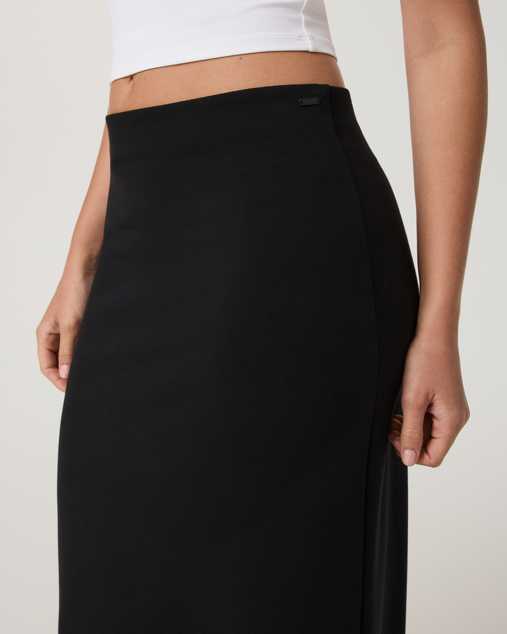 Maven Skirt | Black