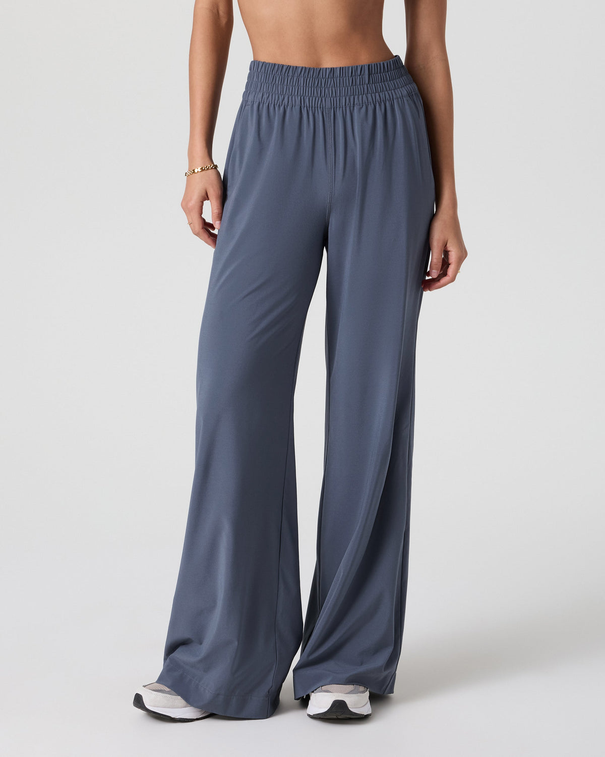 VW4047-LAZR_SP25_W_ECOMM_BOTTOMS_FRONT_2.jpg