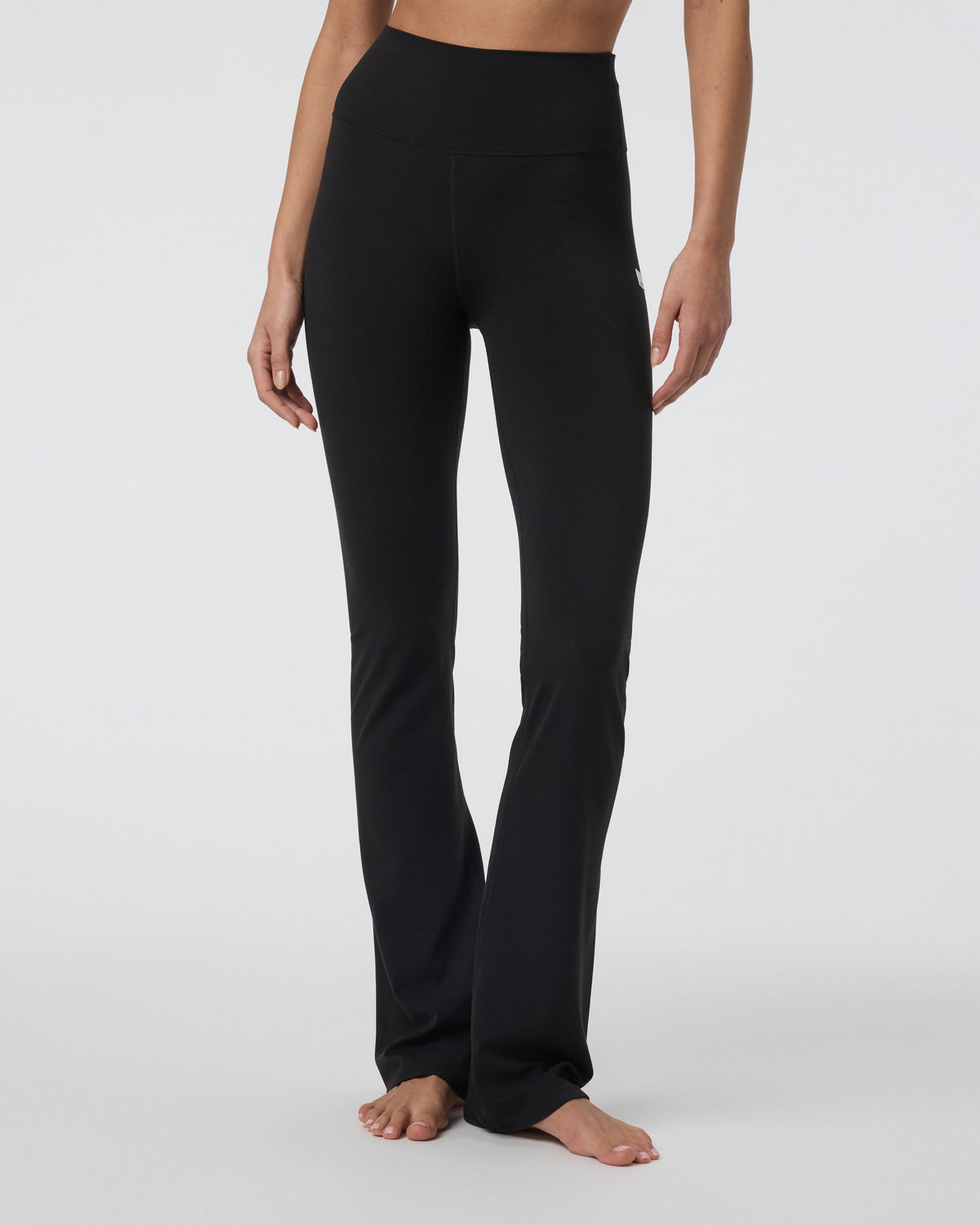 VW4301-LBLK_SP25_W_ECOMM_BOTTOMS_FRONT_1.jpg