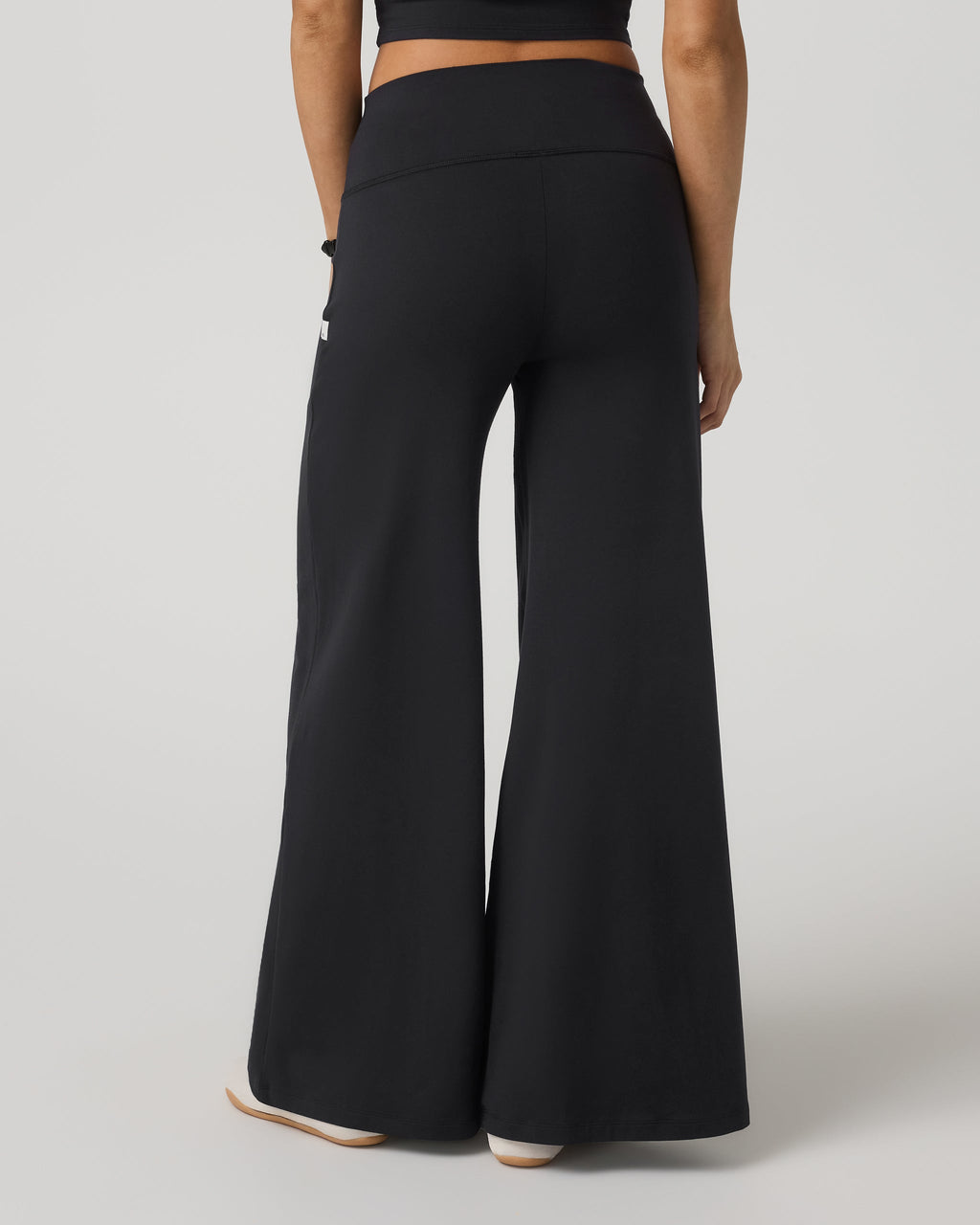 Halo Easy Wideleg Pant - Short | Solid Black