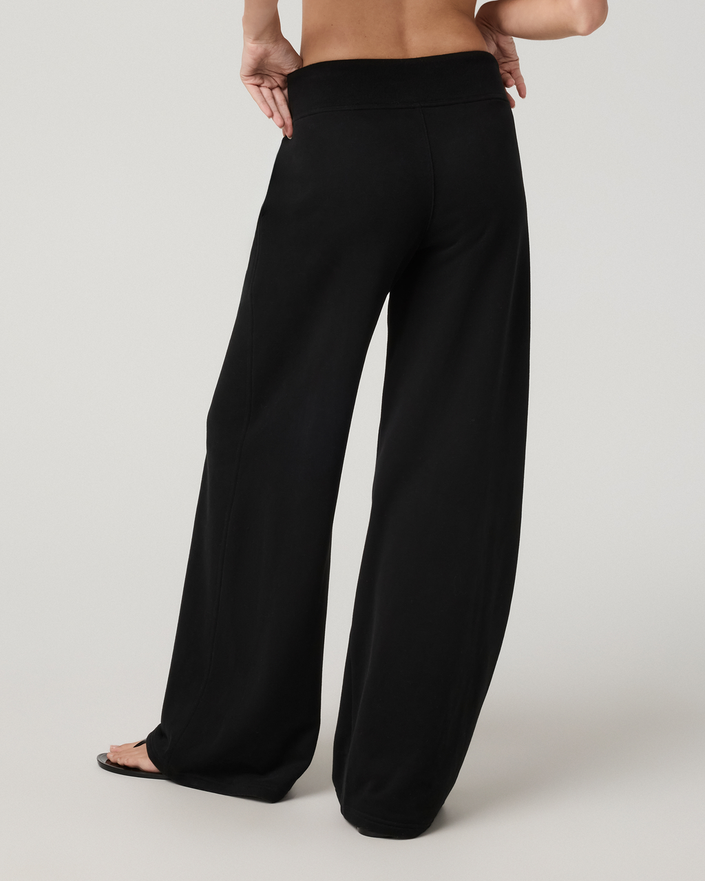 Sedona Midrise Wideleg Sweatpant - Short | Black