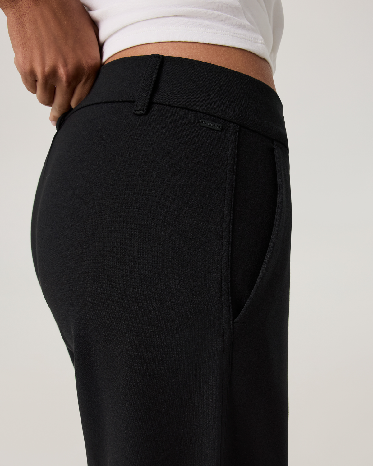 Maven Pull-On Wideleg-Short | Black