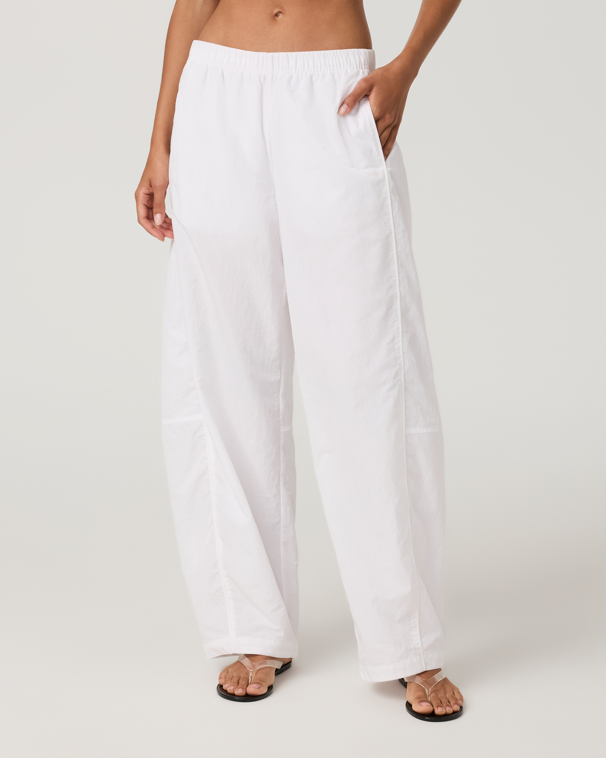 VW4521WHT_FA26_W_BOTTOMS_FRONT_1.jpg
