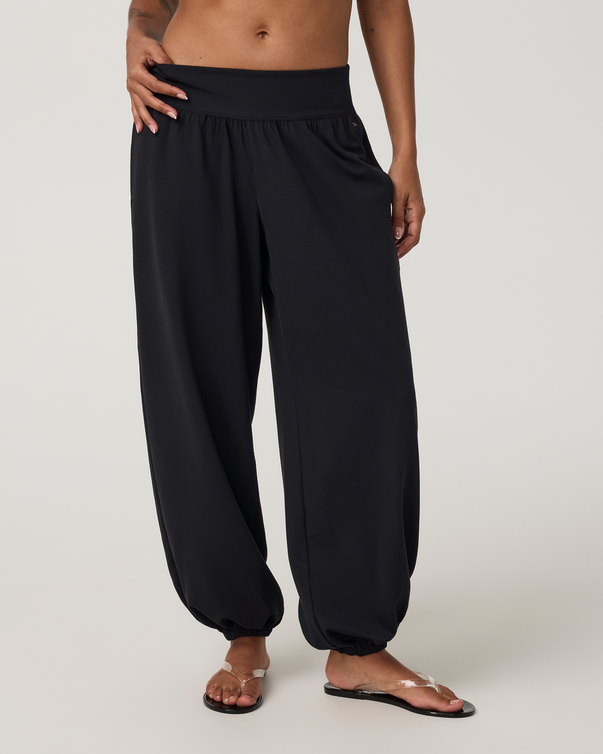 Halo Balloon Pant | Solid Black