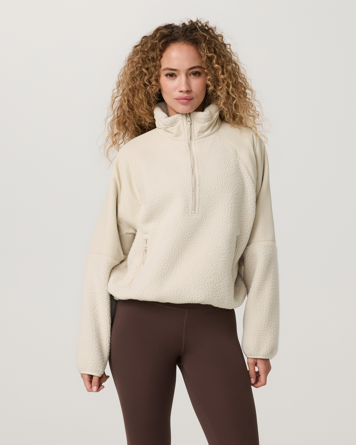 VW5132BNE_FA26_W_OUTERWEAR_FRONT_1.jpg