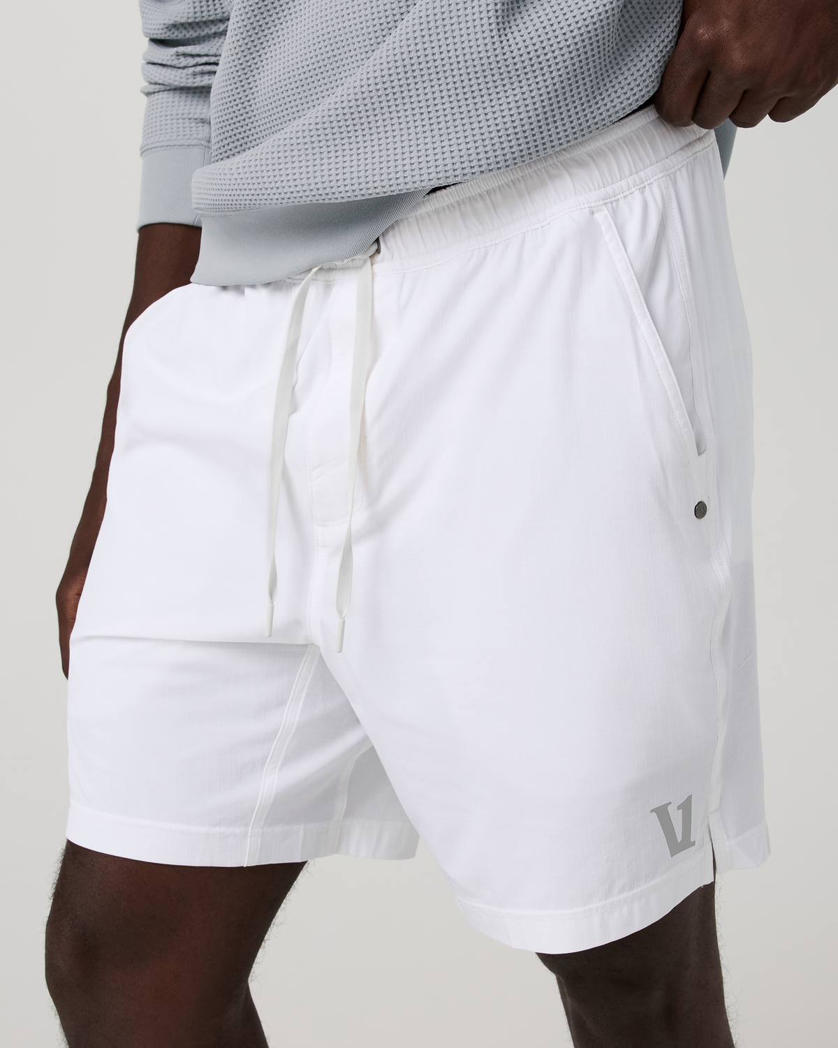 Vuori HardKore Short Lined 7" | White